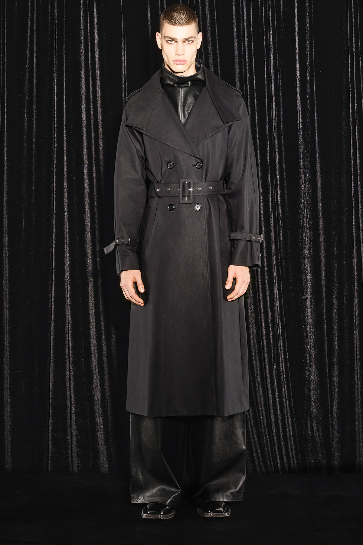 Ripley Trench Black