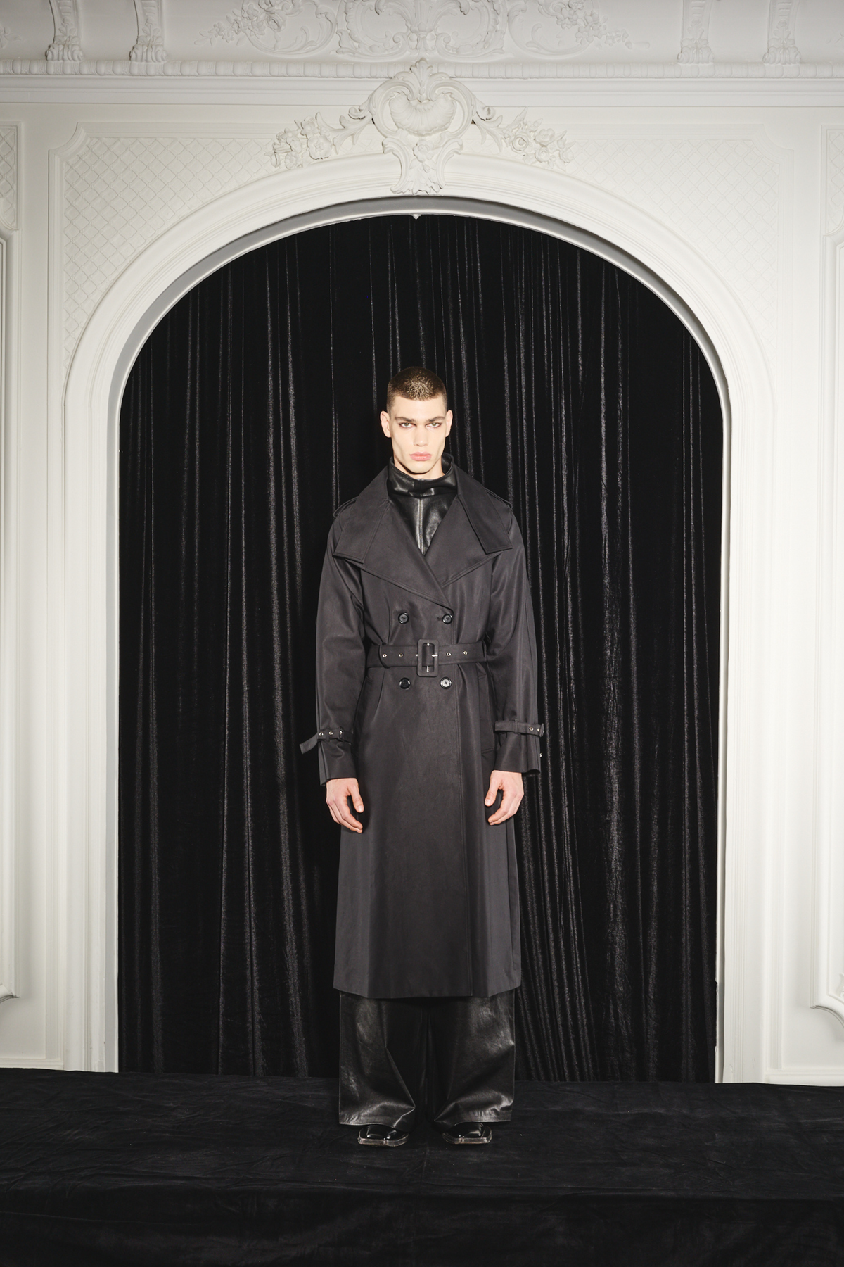 Ripley Trench Black