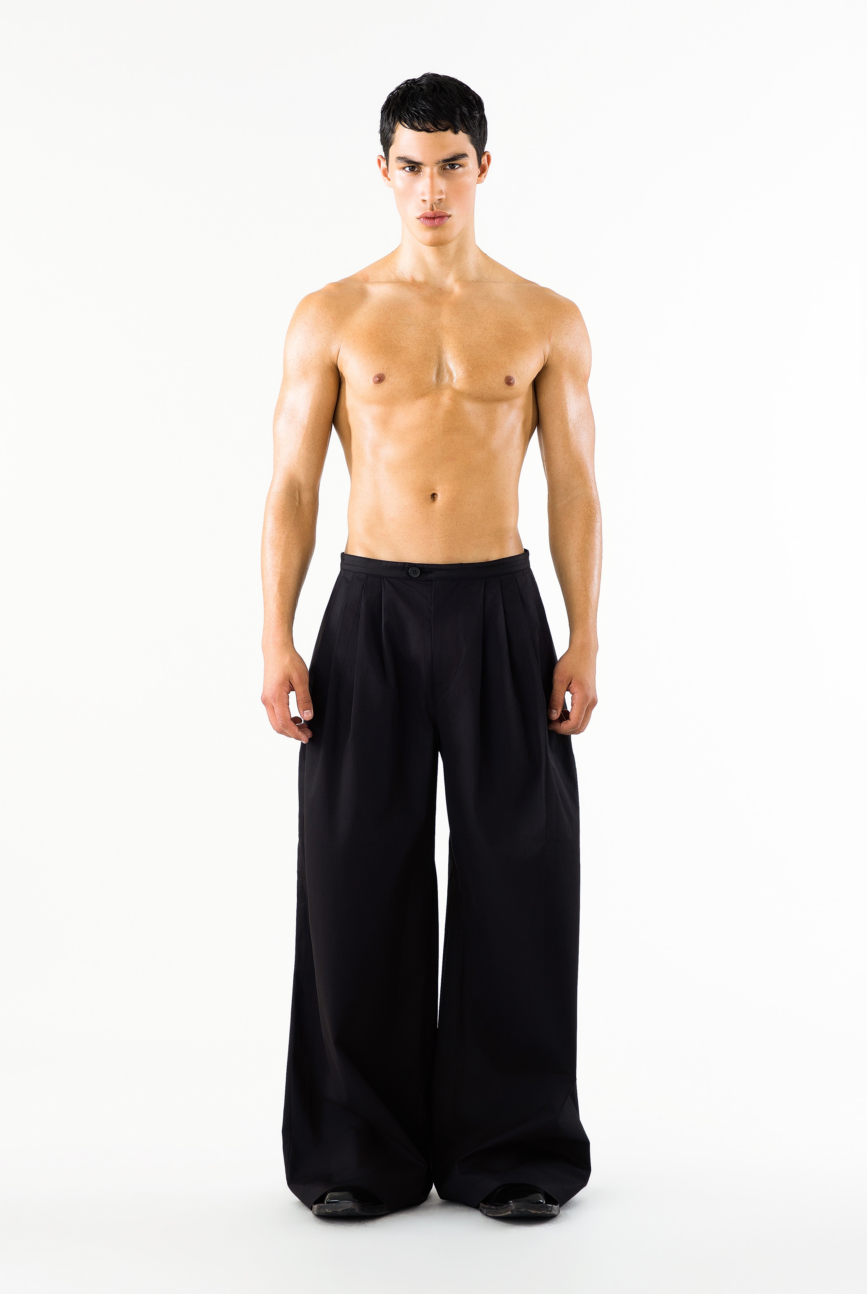 Syro Pants Black