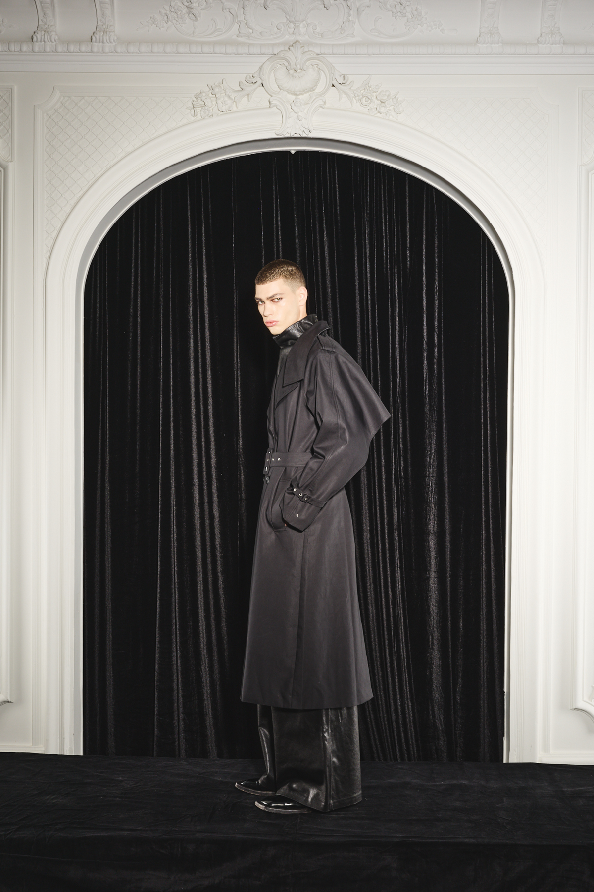 Ripley Trench Black
