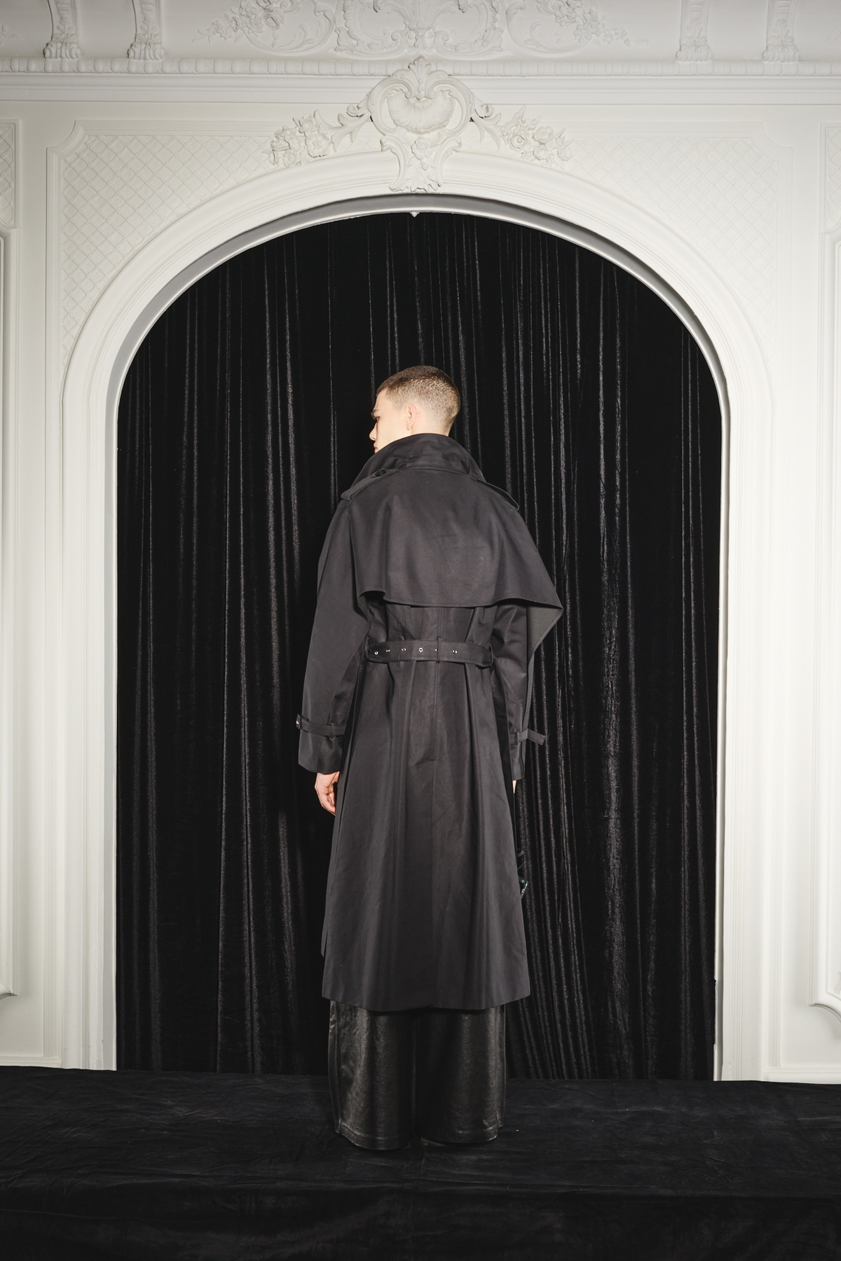 Ripley Trench Black