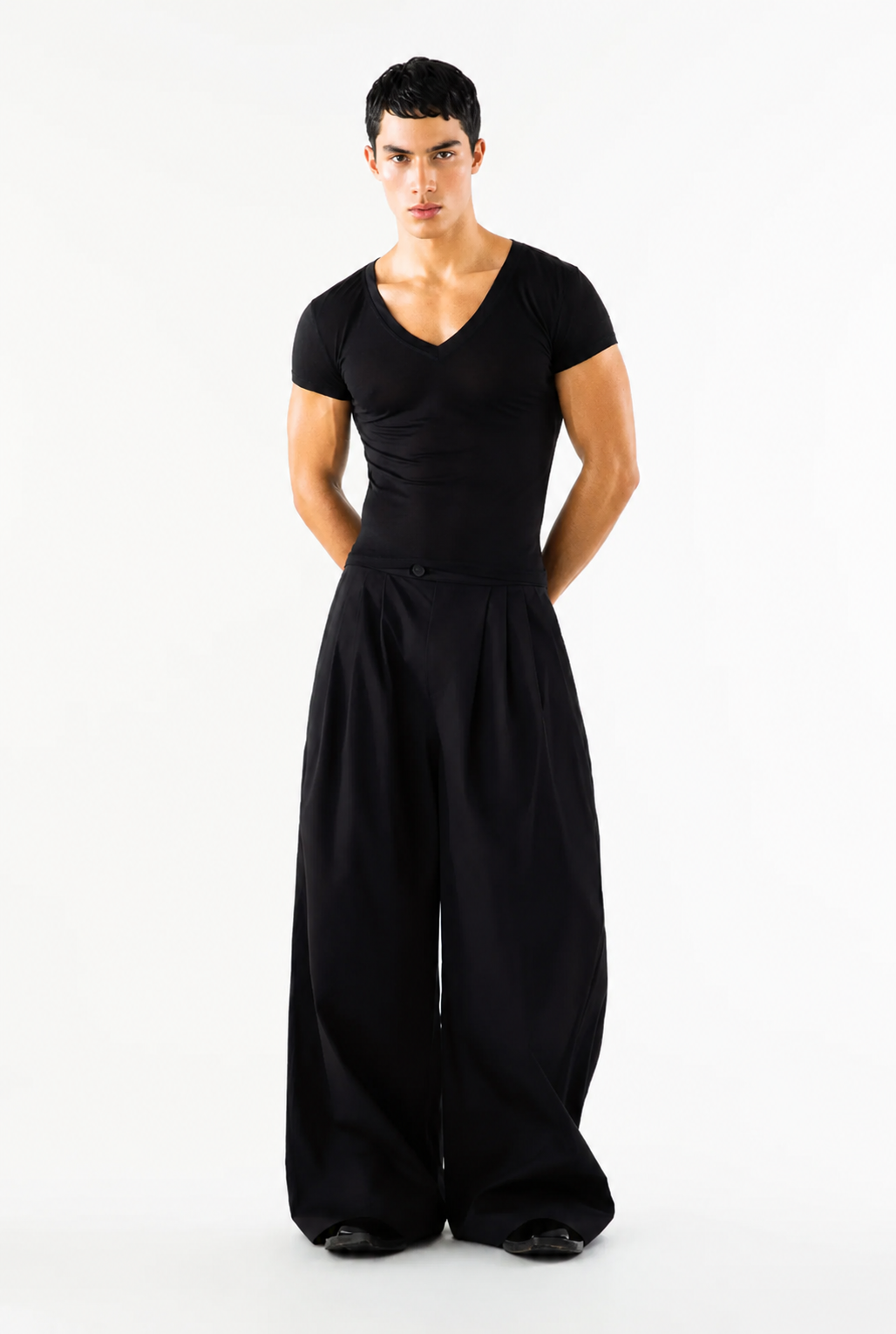 Syro Pants Black