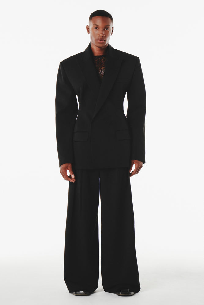 38 / Black