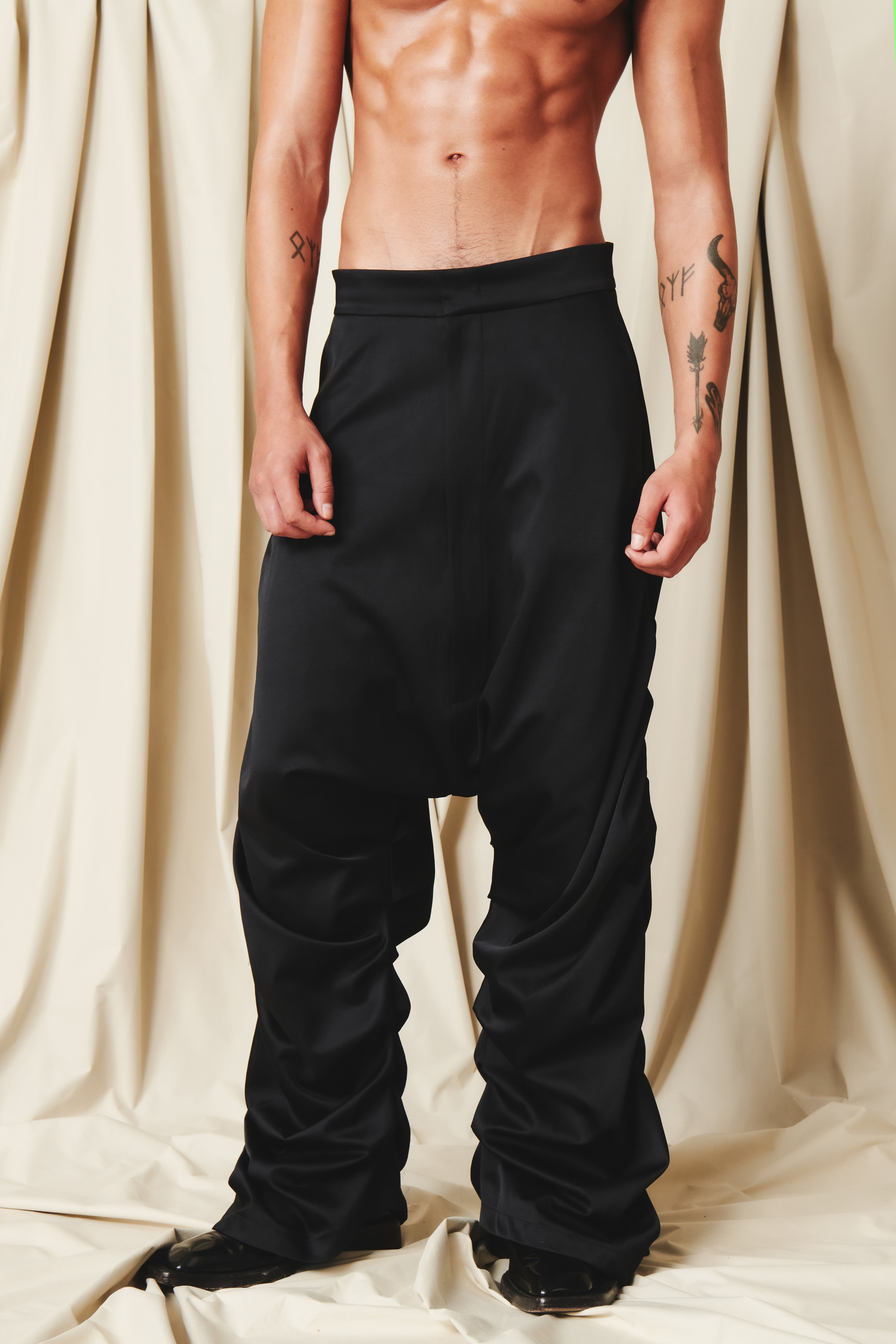 Hyppolyte Satin Pants Black