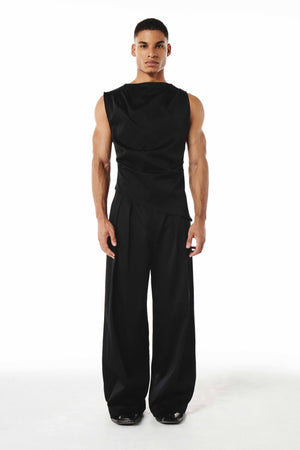 
            
                Load image into Gallery viewer, Gideon Top Black
            
        