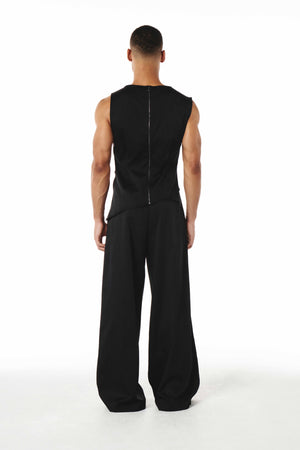 
            
                Load image into Gallery viewer, Gideon Top Black
            
        