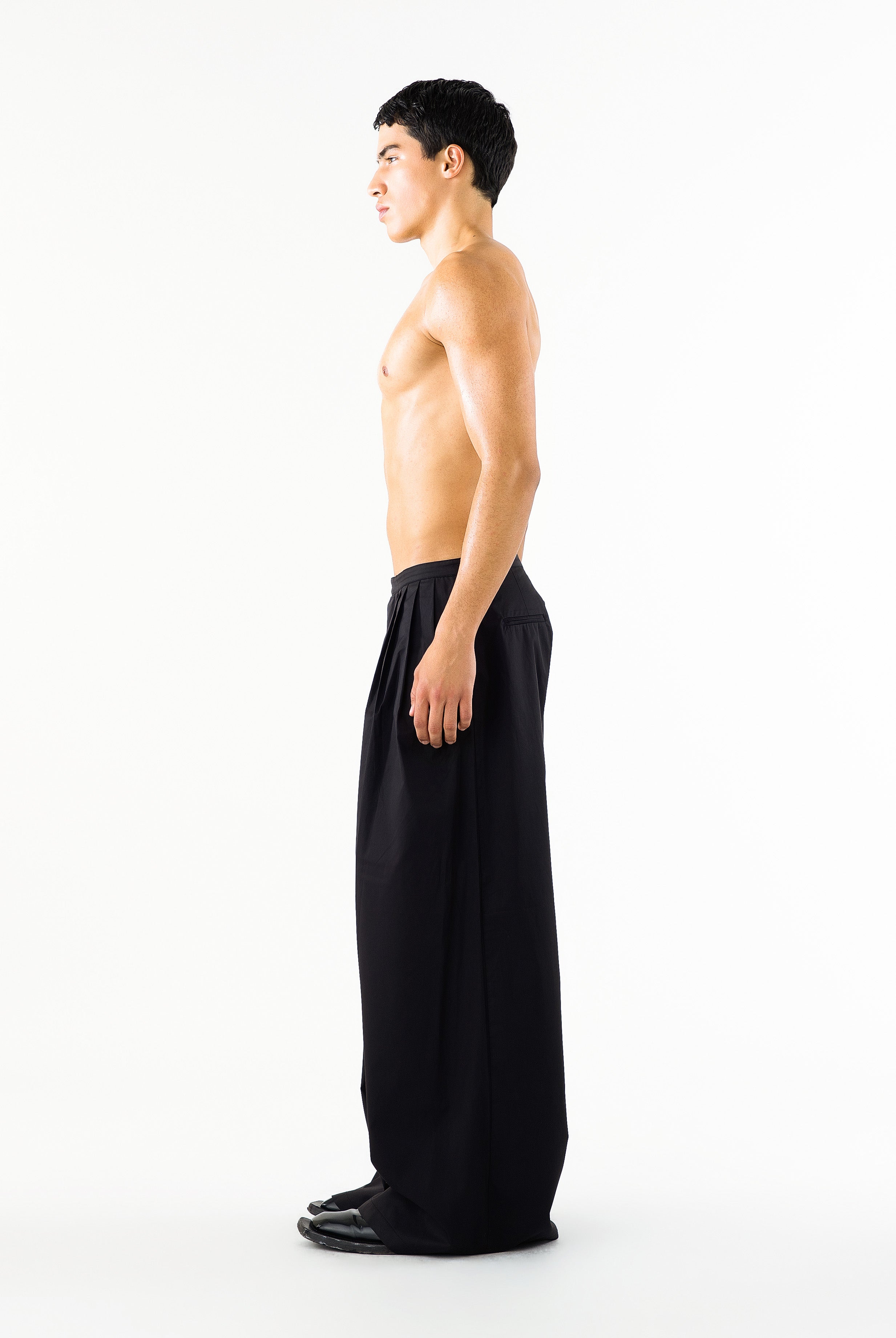 Syro Pants Black