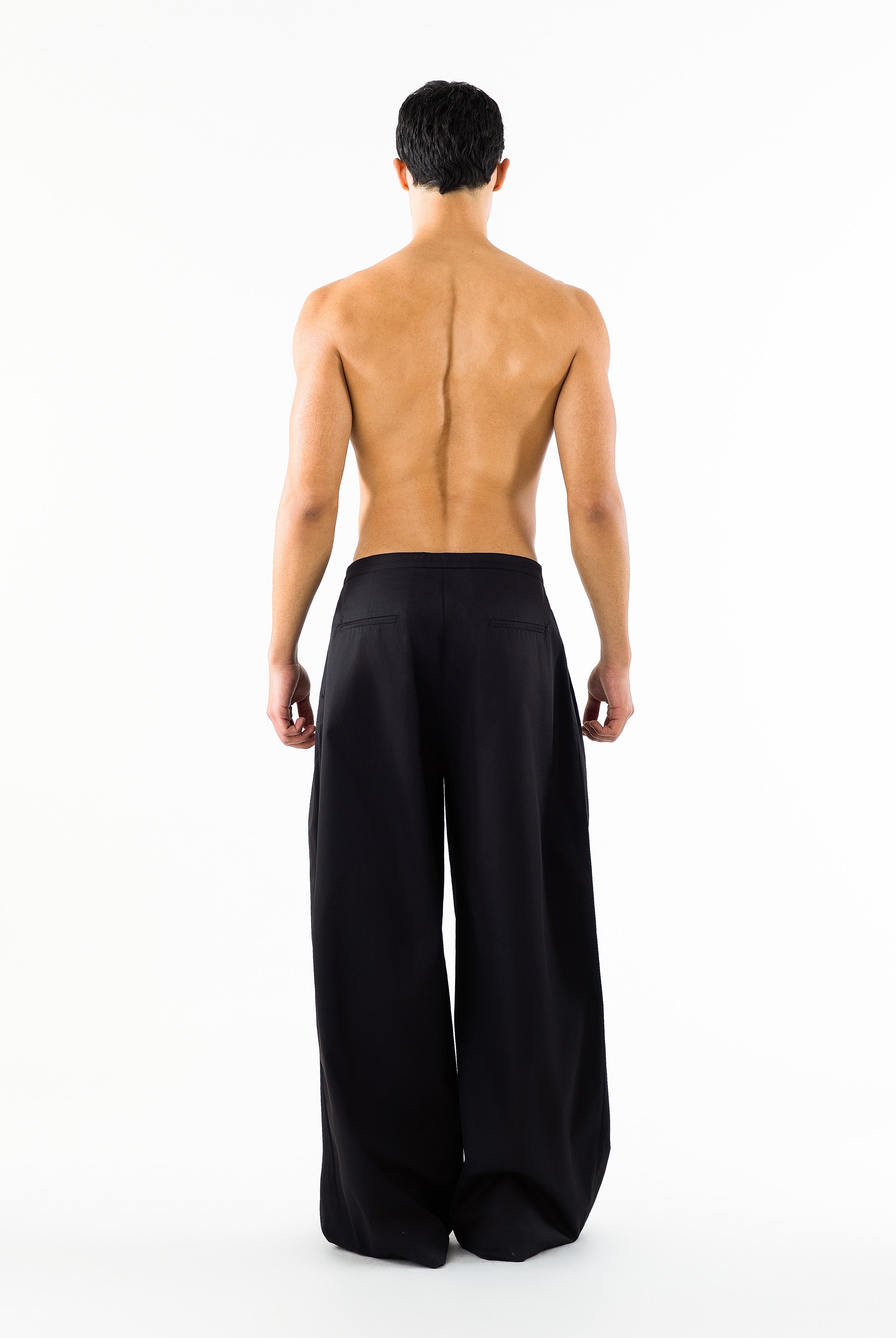 Syro Pants Black