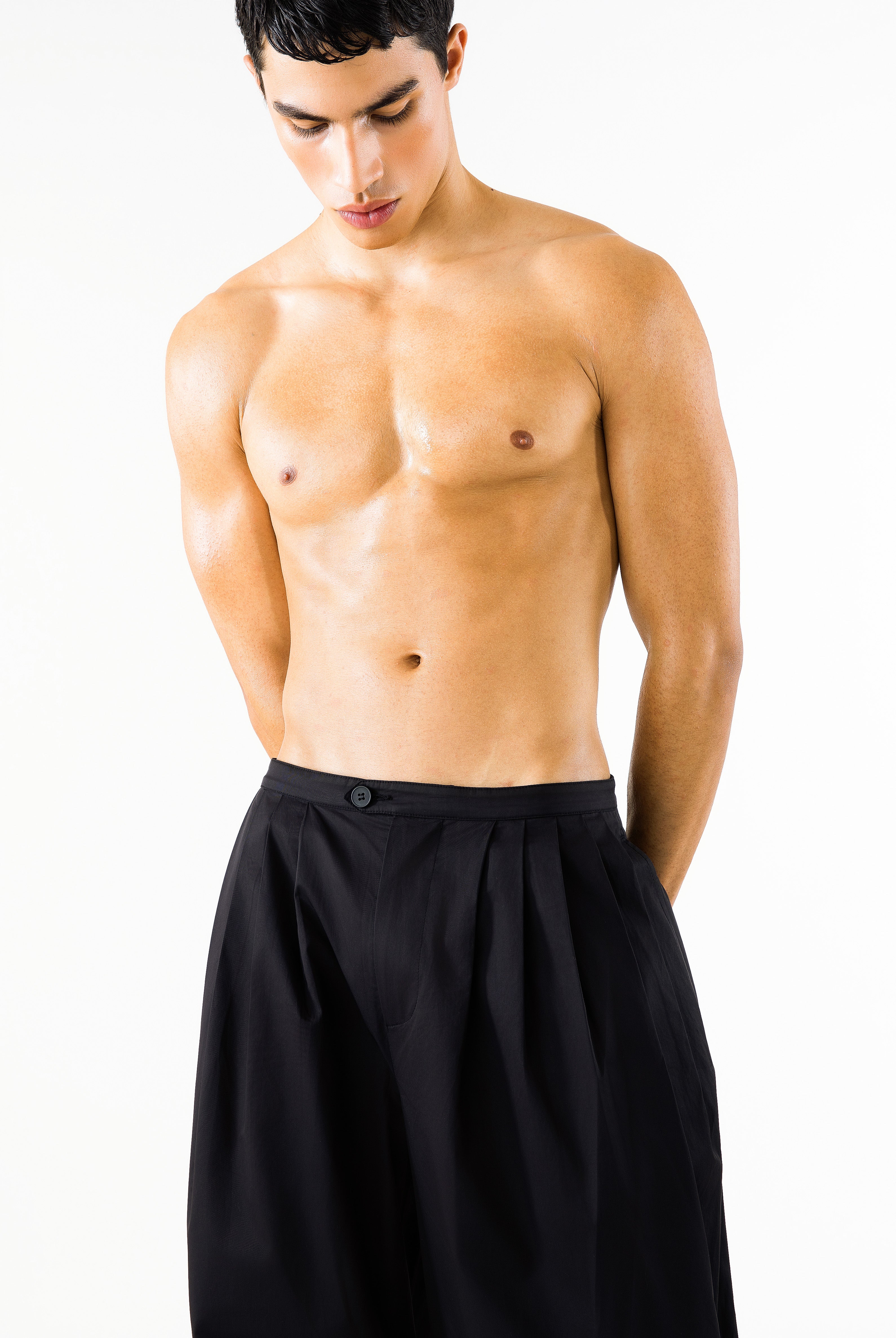 Syro Pants Black