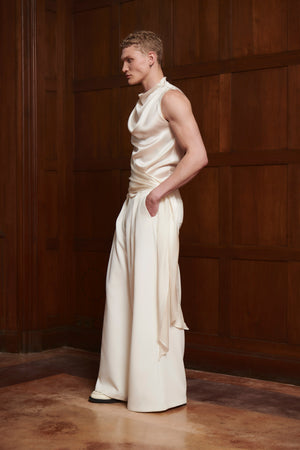 
            
                Load image into Gallery viewer, Pierson Top Ivory SILK
            
        